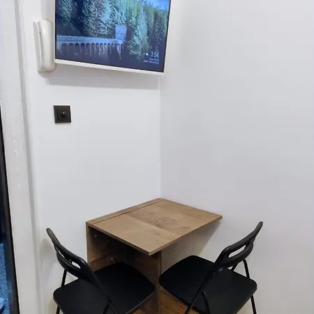 Tiny In Center Appartement